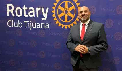 Toma protesta Gildardo Osuna como presidente del Club Rotario Tijuana