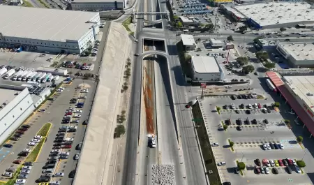 Atiende XXV Ayuntamiento de Tijuana derrame de material qu�mico sobre el bulevar