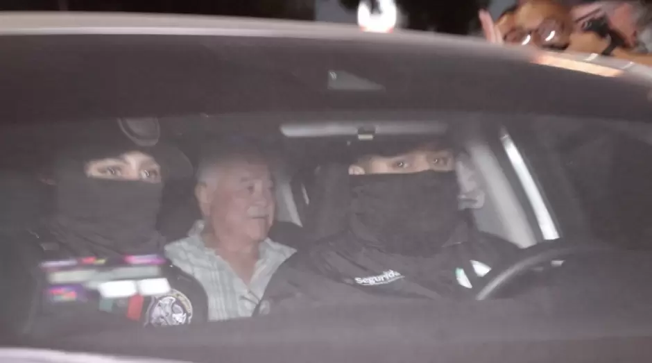 FGR negó a familia ver a Ruffo Appel y a mostrar orden de aprehensión