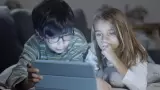 Ni�os con dispositivo electr�nico