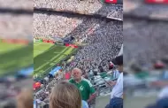 VIDEO: Aficionado mexicano respondi� con una tarjeta roja a los insultos de argentinos