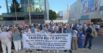 Se manifiesta para exigir liberaci�n de Ruffo Appel; panista y expanistas denunc
