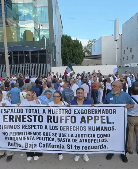 Se manifiesta para exigir liberaci�n de Ruffo Appel; panista y expanistas denunc