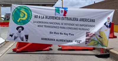 Bloqueo en caseta Cuatro Caminos, en Guasave