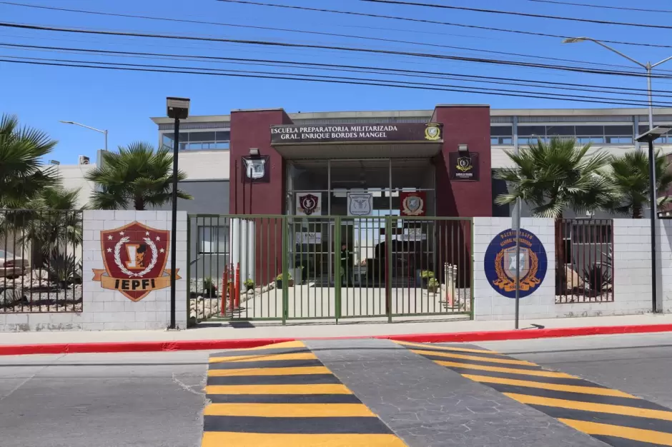 Baja California mantendrá sus dos preparatorias "militarizadas"; no hay en educación básica