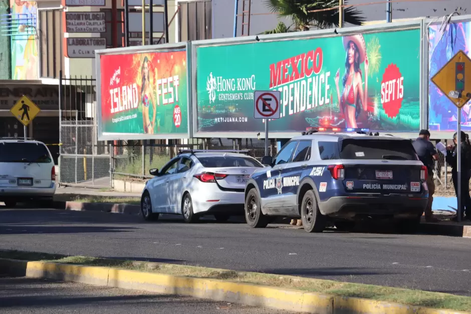 Cuatro cadáveres con huellas de violencia abandonados en vehículos desatan alerta.