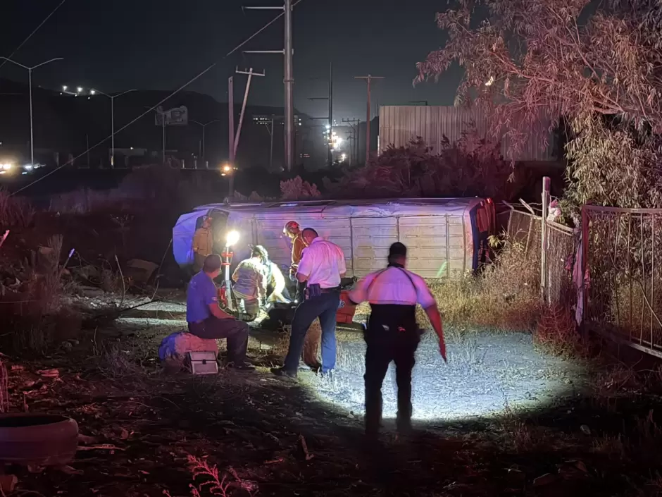 5 muertos y 17 heridos deja choque en el 2000 entre "Azul y Blanco" con un particular