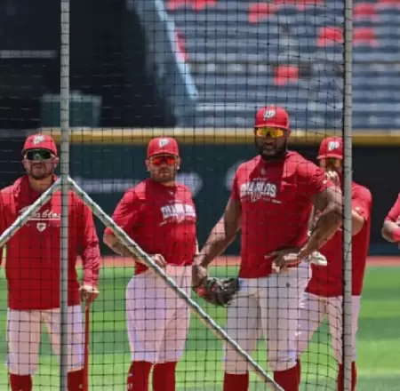 Diablos Rojos van contra Pericos