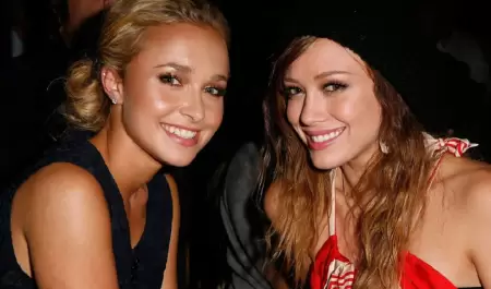 Hayden Panettiere y Hilary Duff.