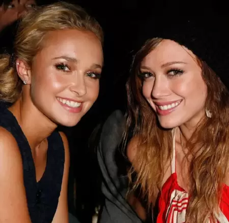 Hayden Panettiere y Hilary Duff.