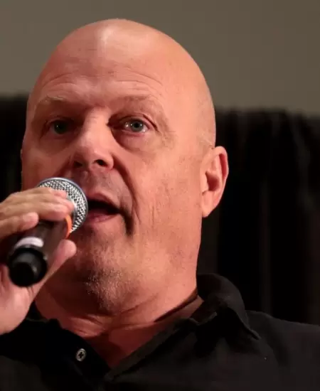 Michael Chiklis