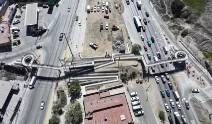 Inauguran puente peatonal �Margarito Salda�a�.
