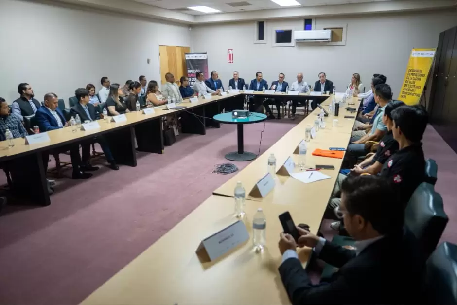 Baja California fortalece su liderazgo nacional en la industria de semiconductores.