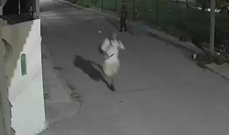 En un video se observa c�mo el presunto asesino de Claudia Tacoronte al parecer