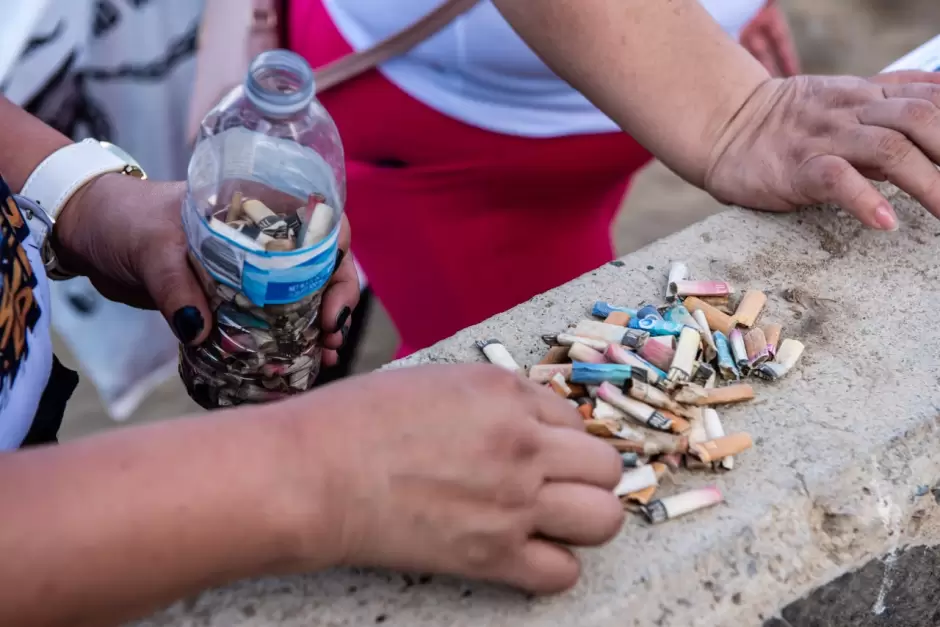 Recolectan más de 20 mil colillas de cigarro en Playas de Tijuana durante "Colillatón"