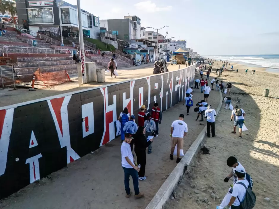 Recolectan más de 20 mil colillas de cigarro en Playas de Tijuana durante "Colillatón"