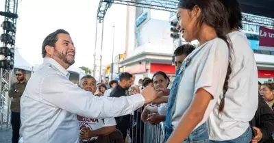 Acompa�a Burgue�o a Sheinbaum en su visita a Tijuana por la gira 'Honestidad y R