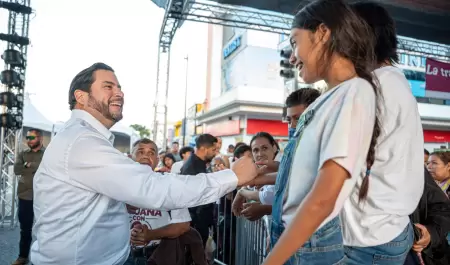 Acompa�a Burgue�o a Sheinbaum en su visita a Tijuana por la gira 'Honestidad y R
