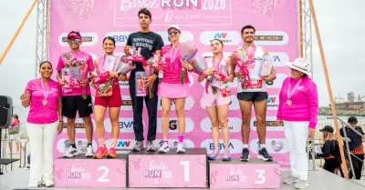 Llena de rosa la Barbie Run 2026 el bulevar Costero de Ensenada.