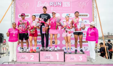 Llena de rosa la Barbie Run 2026 el bulevar Costero de Ensenada.