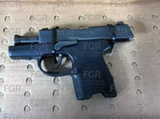 Consigue FGR sentencia de más de 10 años de prisión contra detenido con drogas y armas.