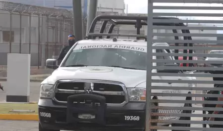 Aspectos de la salida del penal del Altiplano del convoy que traslada a Ernesto