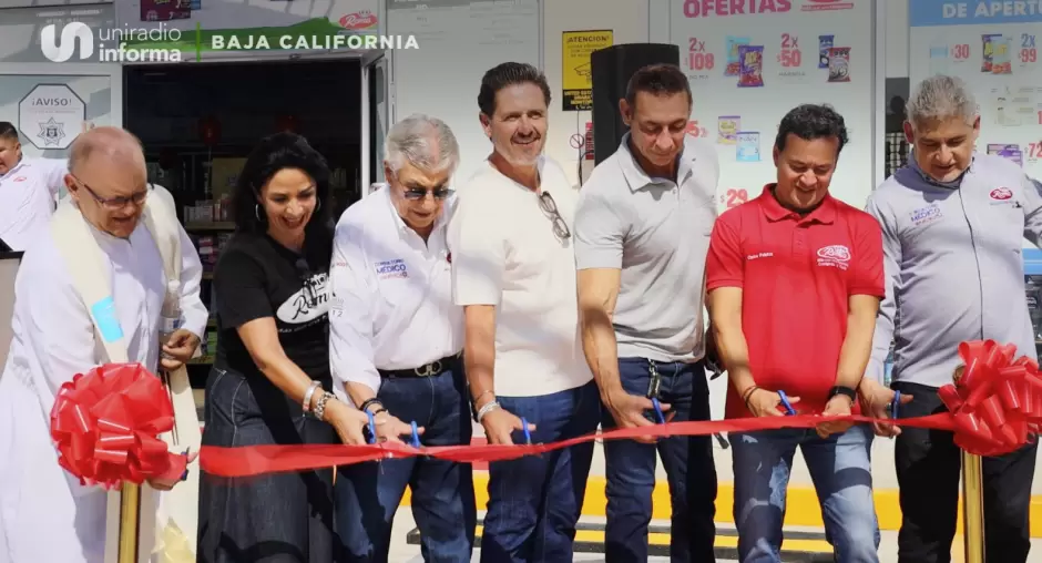Farmacias Roma inaugura nueva sucursal en Campestre Mur�a con promociones especiales.
