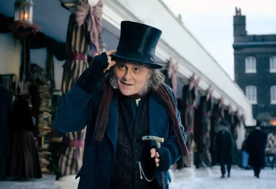 Johnny Depp da vida a un Ebenezer Scrooge.