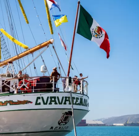 Invita Claudia Agat�n a visitar el Buque Escuela Cuauht�moc en Ensenada