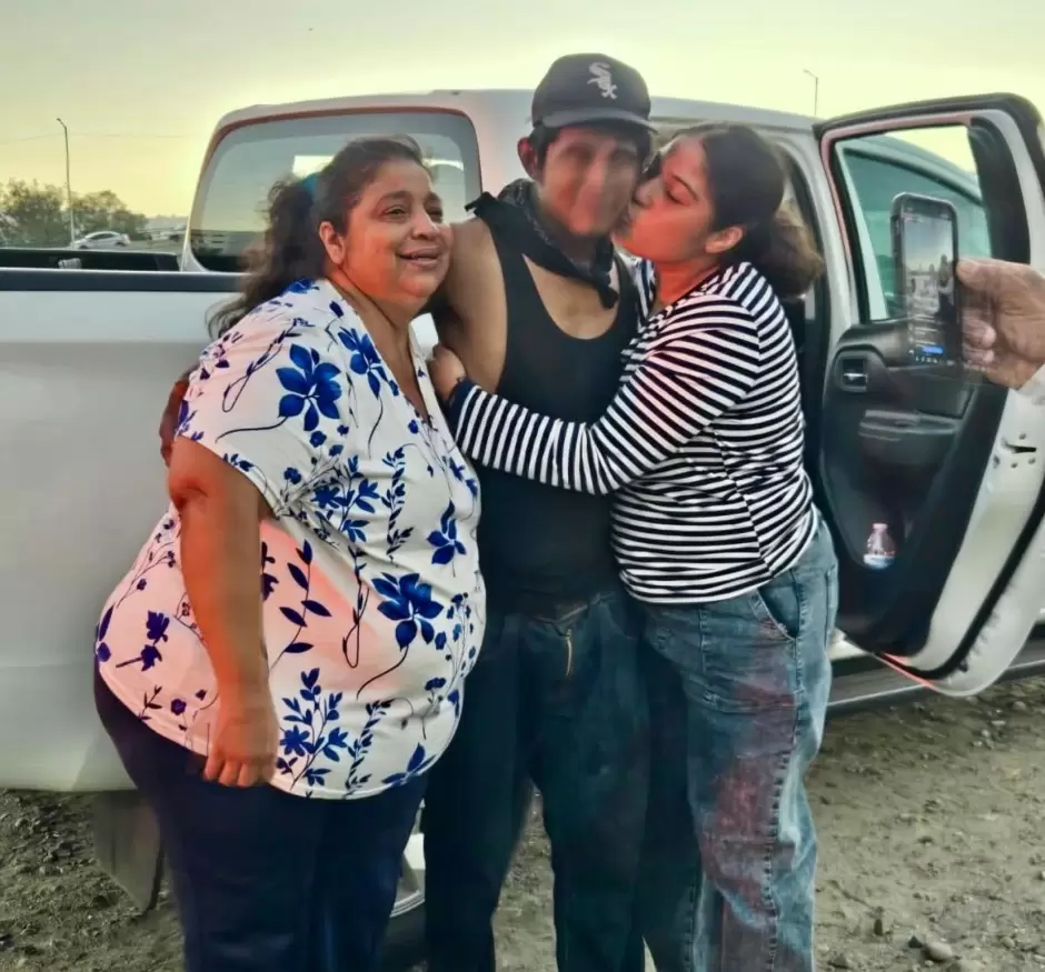 Tras ocho años en situación de calle en Tijuana, hombre regresa con su familia a Tabasco