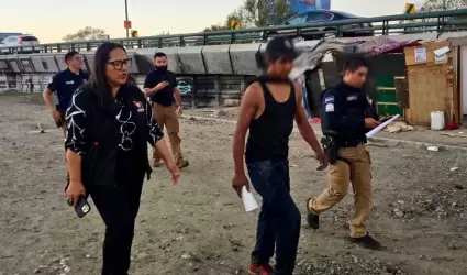 Tras ocho a�os en situaci�n de calle en Tijuana, hombre regresa con su familia a