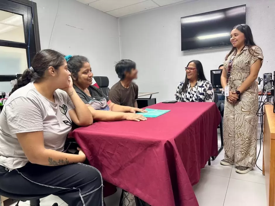 Tras ocho años en situación de calle en Tijuana, hombre regresa con su familia a Tabasco