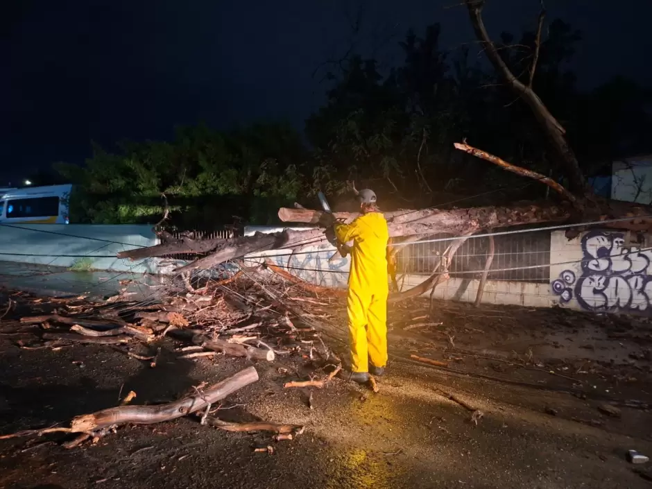 Gobierno de Claudia Agatón mantiene operativos por tormenta Rachel; reportan inundaciones y 25 colonias sin luz