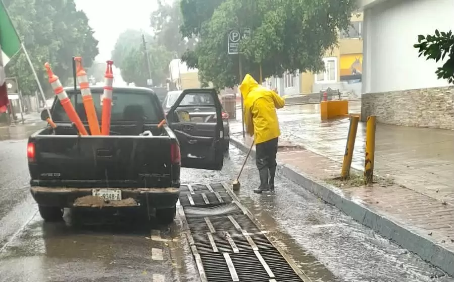 Gobierno de Tecate realiza operativos para proteger a las familias ante las lluvias