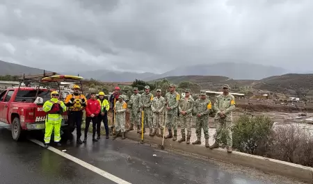 Contin�a b�squeda de 3 personas presuntamente arrastradas por corriente del arro