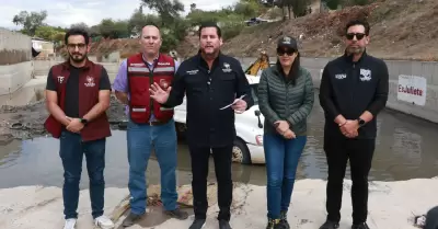 Supervisa Ismael Burgue�o Ruiz trabajos de limpieza y desazolve en el desarenado