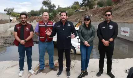 Supervisa Ismael Burgue�o Ruiz trabajos de limpieza y desazolve en el desarenado