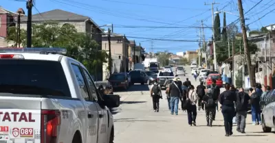 Periodistas se manifiestan en Tecate por agresi�n contra reportero