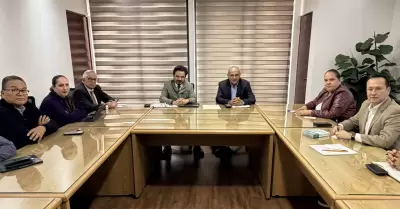 Mesa de trabajo entre el IMSS y el sindicato