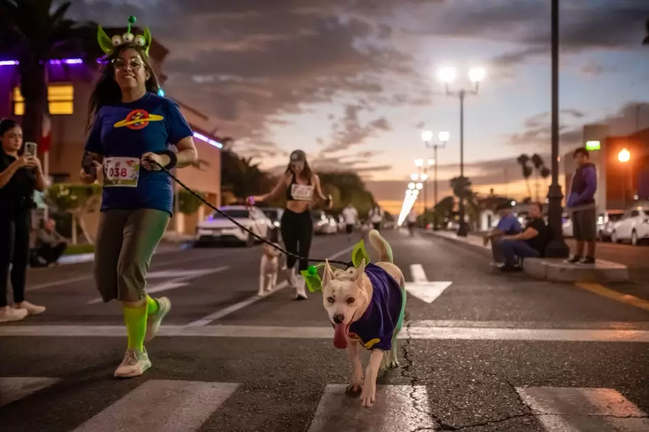 Unen esfuerzos en "Corriendo con Mily" para apoyar a albergues afectados en Ensenada