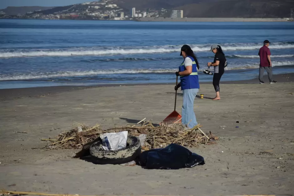 Jornada de limpieza en Playa Conalep