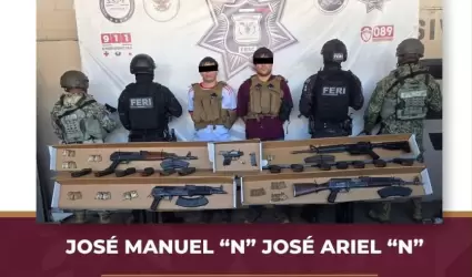 Detiene FESC a dos hombres y asegura armas, chalecos bal�sticos y "ponchallantas