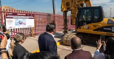 Supervisa Ismael Burgue�o el inicio de la obra del puente peatonal de la Univers