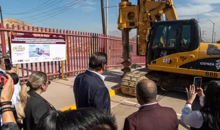 Supervisa Ismael Burgue�o el inicio de la obra del puente peatonal de la Univers