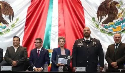 Organizaci�n evang�lica premi� a alcaldes del PRI y PAN, una magistrada electora