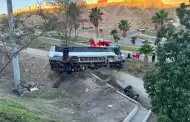 Autob�s de transporte de personal volc� en canalizaci�n de Camino Verde