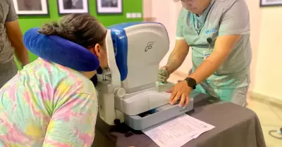 Impulsan autonom�a e inclusi�n social con entrega de auxiliares auditivos y lent