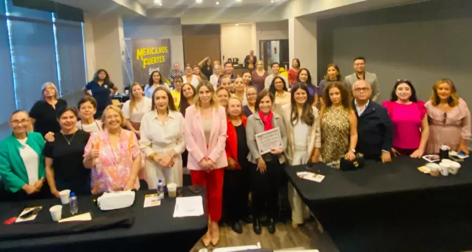 Dialogan en Tijuana con Rosario Robles sobre los derechos políticos de las mujeres