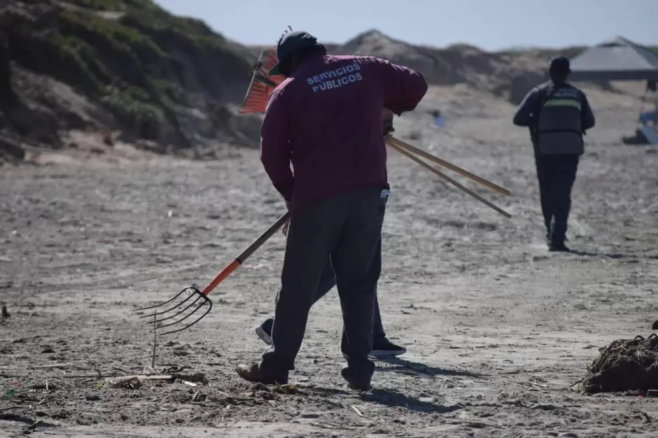 Retiran seis toneladas de basura de playas de Ensenada