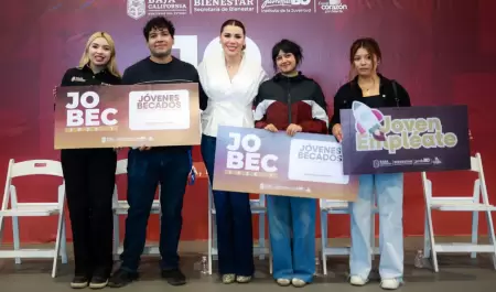 Entrega de becas JOBEC e inicio del registro para la Beca Rita Cetina